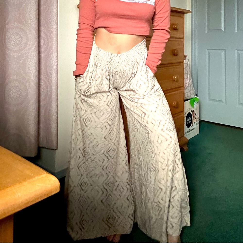Wide leg pants